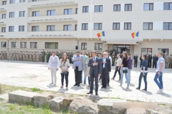 Cristian Radu a depus o coroană de flori în memoria eroilor